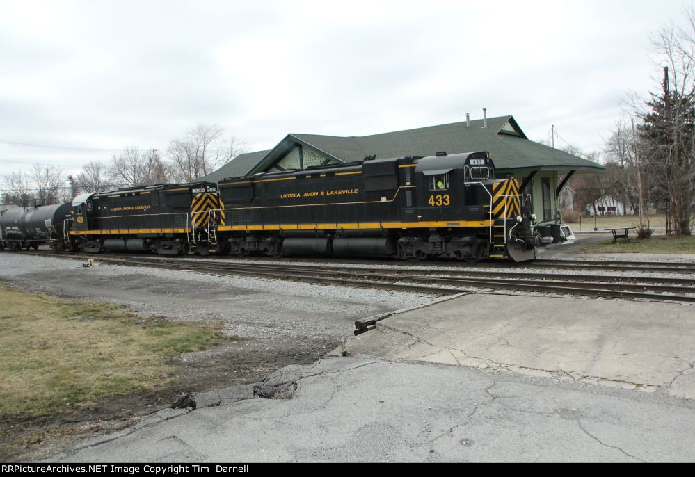 LAL 433 just past the depot